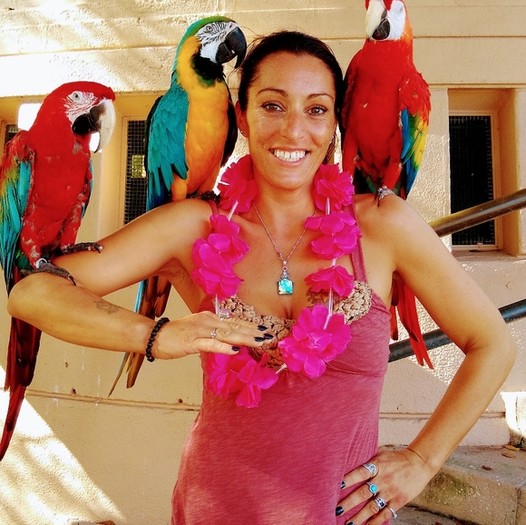 Meet your Posher, Jessica - Picture 5 of 6